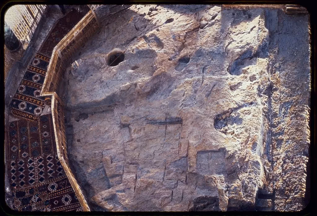 The Foundation Stone: Caliph Umar Allowed Jews to Remove Debris from the Temple Mount