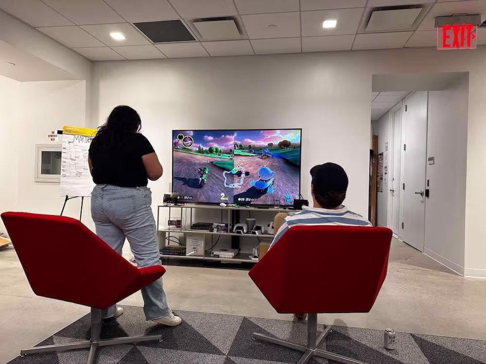 Statista employees enjoying a game night.