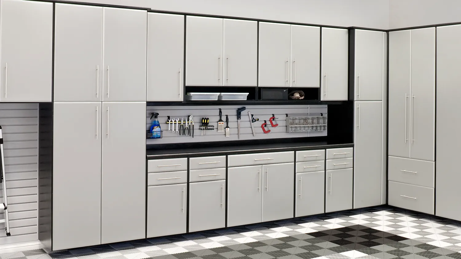 Modular panels allow easy adjustments.