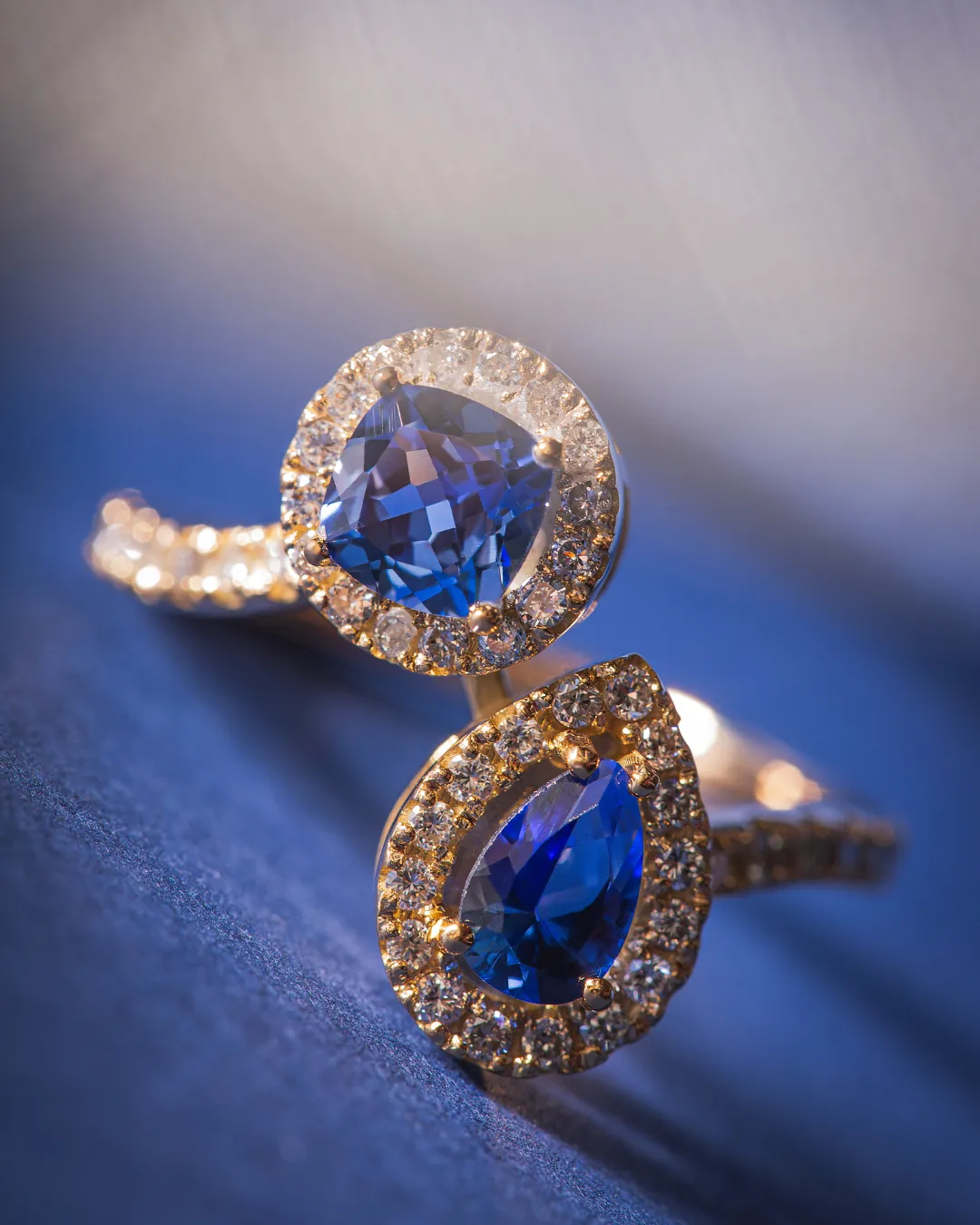 Anillo de zafiros.png