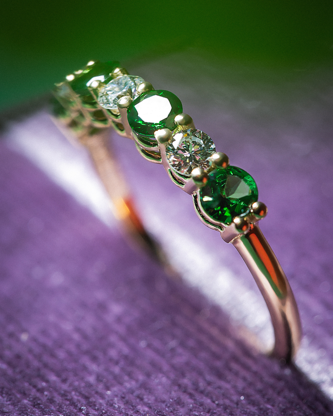 Churumbela de tsavoritas con diamantes.png