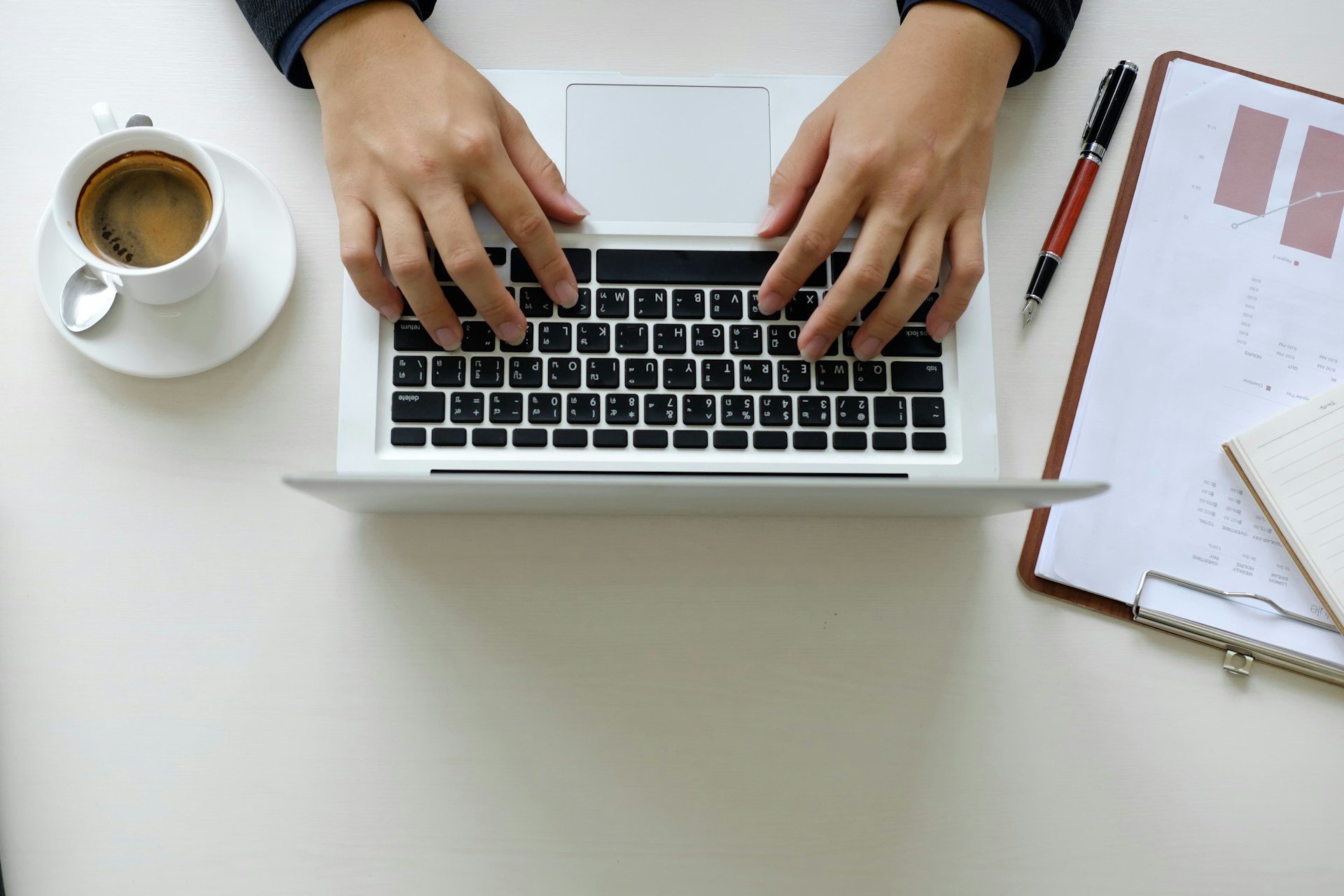 Rethinking Manager Effectiveness Programs in the Age of AI Coaching