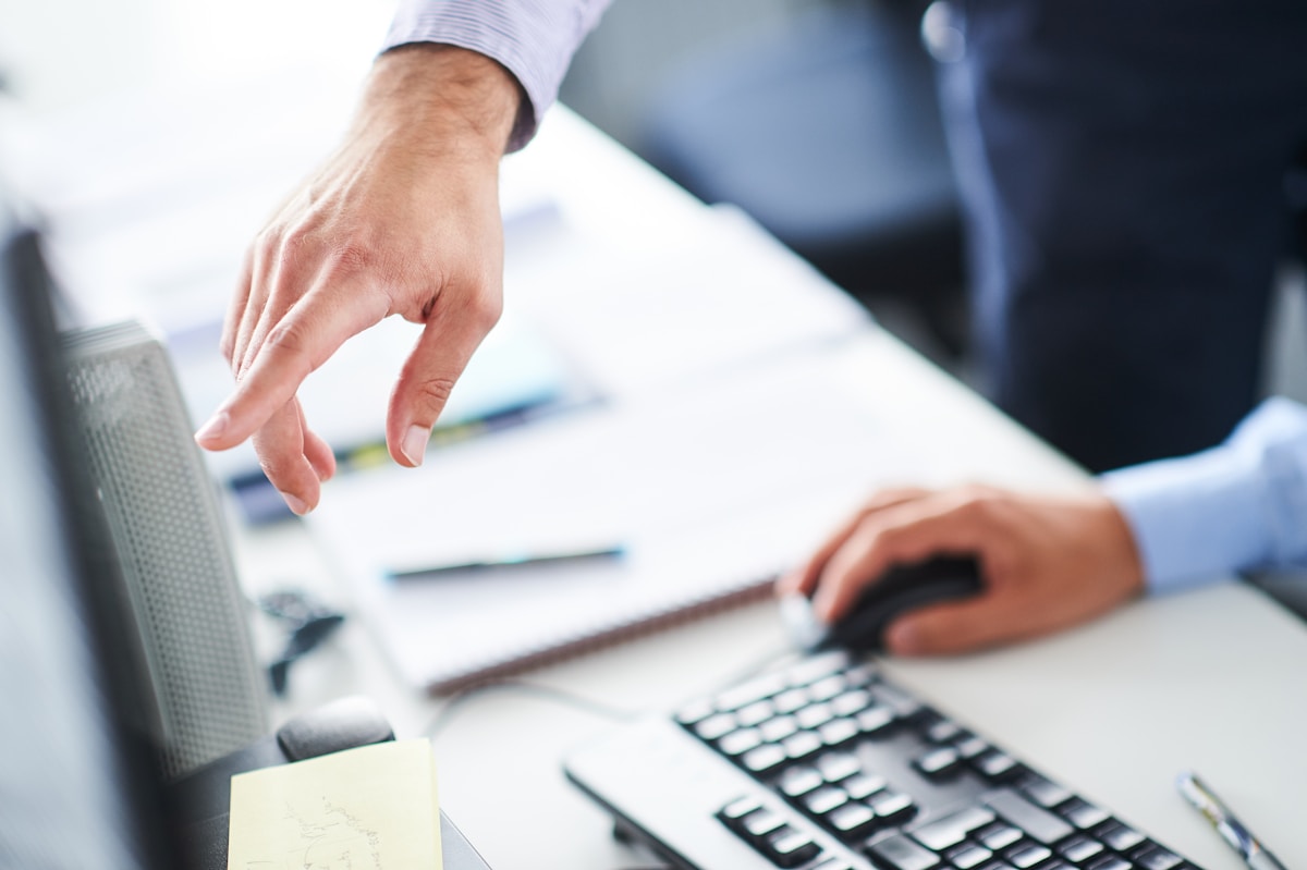 Coaching Every Manager, Not Just the C-Suite: A Mid-Market Decision Guide