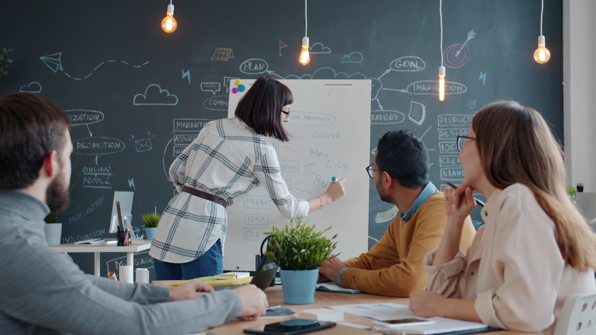 How to Evaluate AI Coaching vs. Traditional Training: A CHRO's Implementation Framework