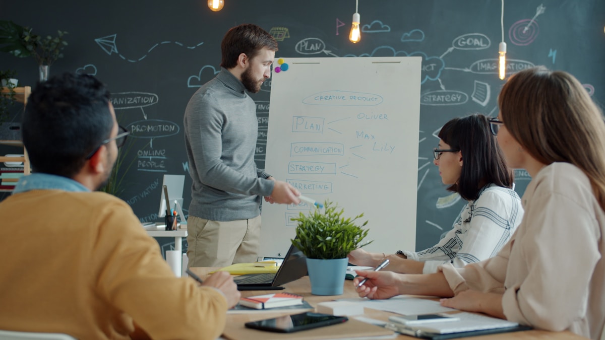 Can AI Replace a Human Executive Coach? An Evidence-Based Framework for CHROs