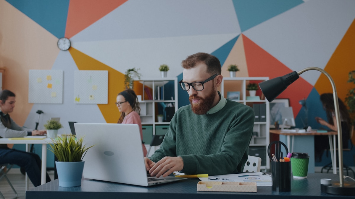 What Data and Visibility Should People Teams Expect from AI-Powered Learning Tools?
