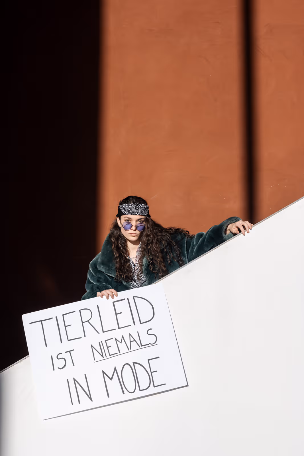 Nina Duschek bei der Aktion Südtirol Pelzfrei 2024