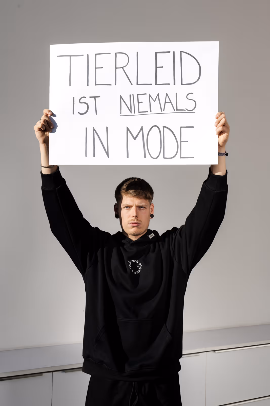 Daniel Felderer  bei der Aktion Südtirol Pelzfrei 2024