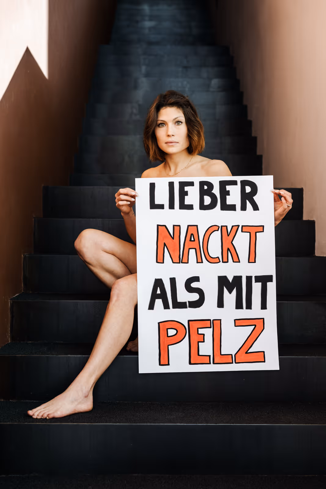 Franzi Rössler bei der Aktion Südtirol Pelzfrei 2024