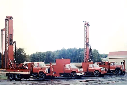 Photo historique des équipements de l'entreprise à ses débuts