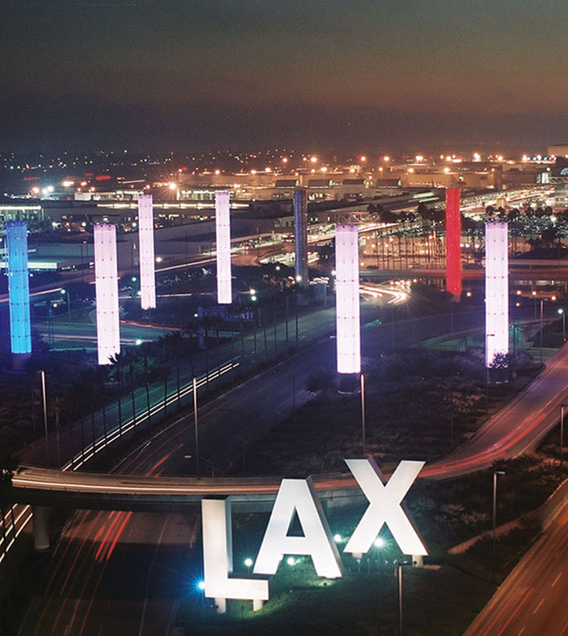  LAX