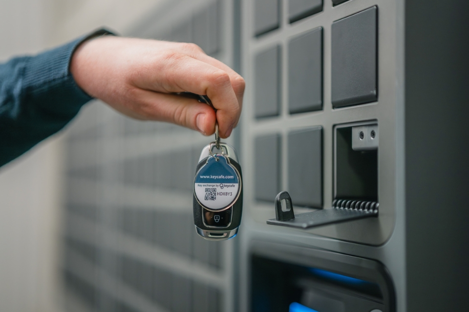 smartbox with open bin