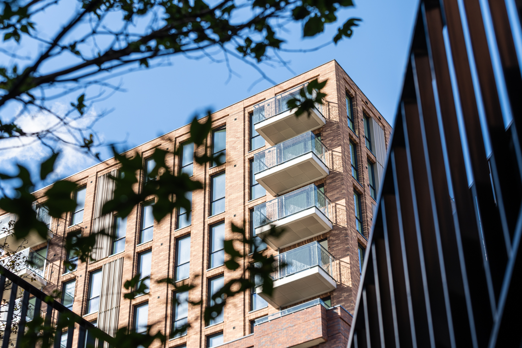 Moderne woningbouw Weverstede Nieuwegein met balkons en groene setting, voorbeeld van sustainable architecture Netherlands
