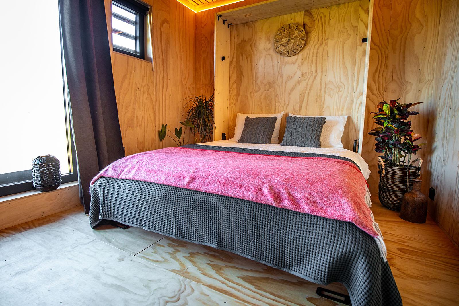 outen slaapkamerinterieur van duurzaam Tiny House op de Veluwe