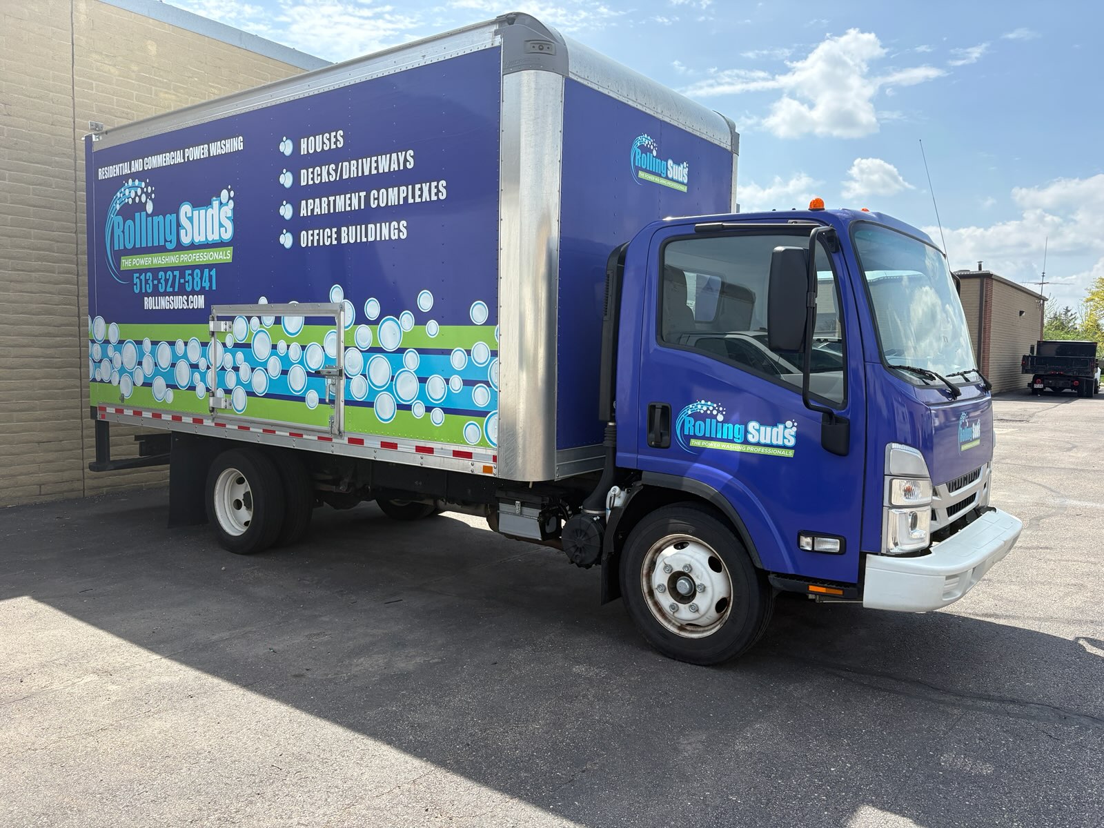 2025 Isuzu NRR Box Truck