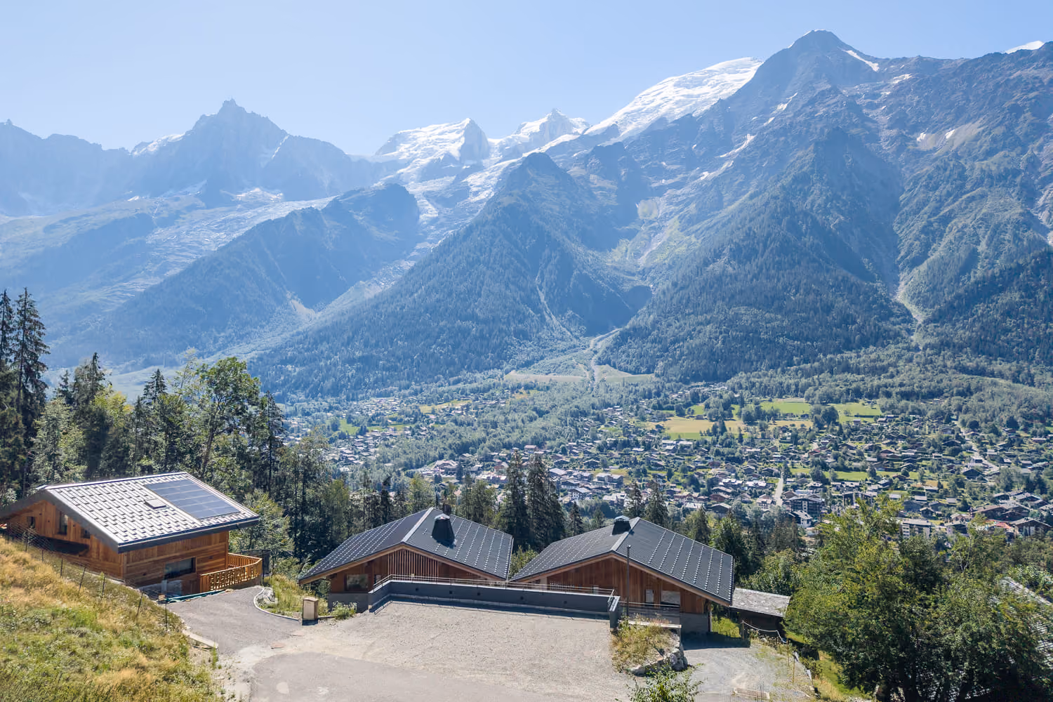 Chalet face au Mont-Blanc, point de départ pour la randonnée