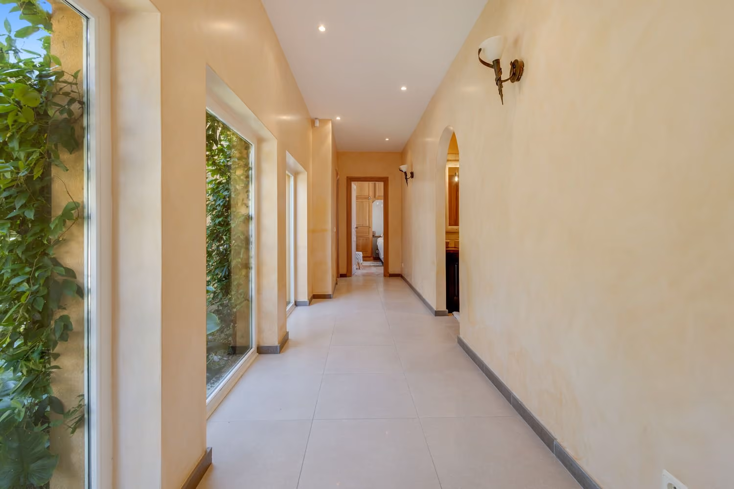 Villa avec vue mer et emplacement idéal près de Saint-Tropez