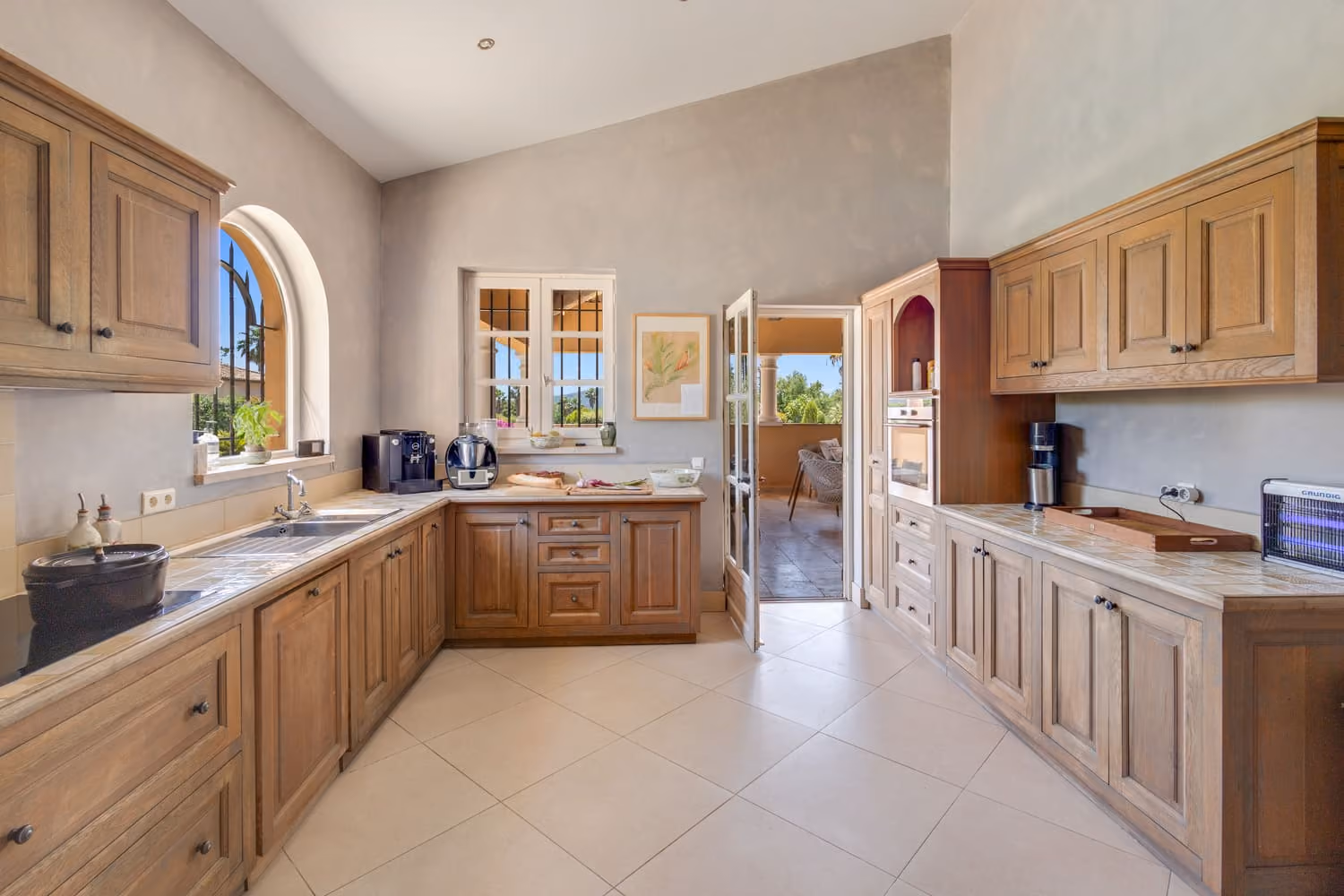 Villa avec grand jardin paysager dans le Golfe de Saint-Tropez