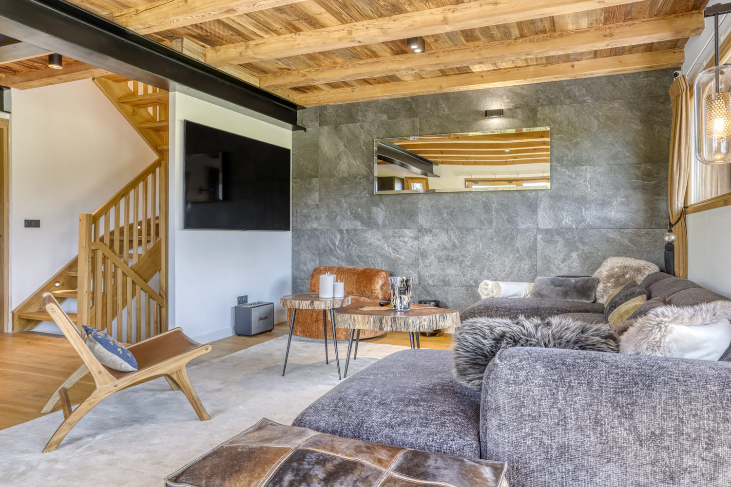 Salon contemporain du Chalet Karuna à Combloux