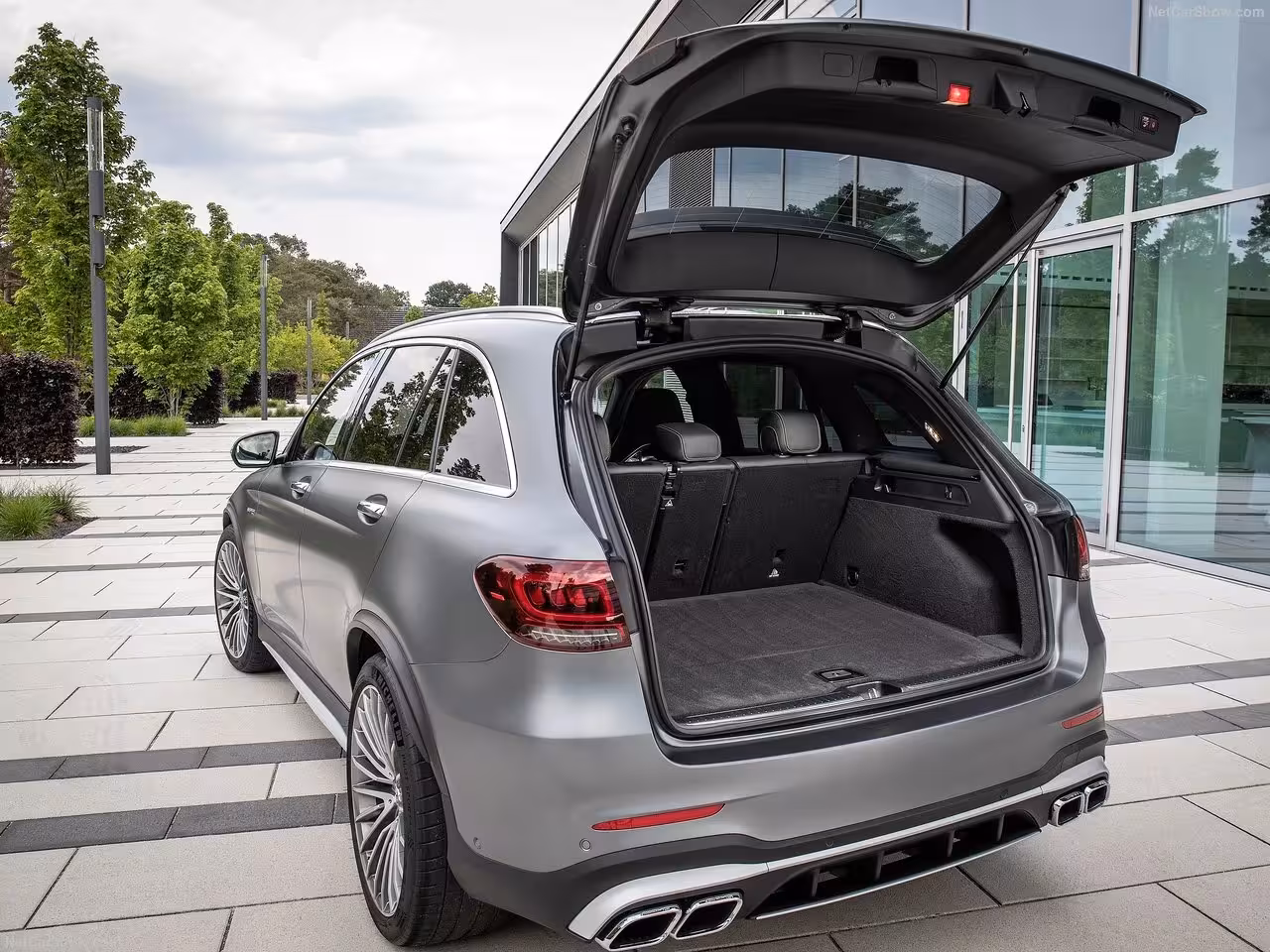 Mercedes GLC63S coffre ouvert