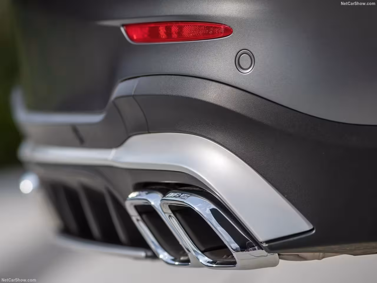 Louer SUV Mercedes GLC 63 S AMG en Suisse, performance et confort de luxe