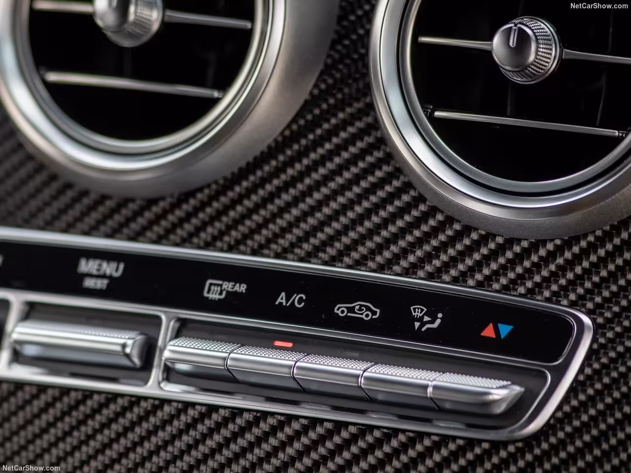 Mercedes GLC 63 S AMG vue arrière en location à Genève, SUV sportif et luxueux