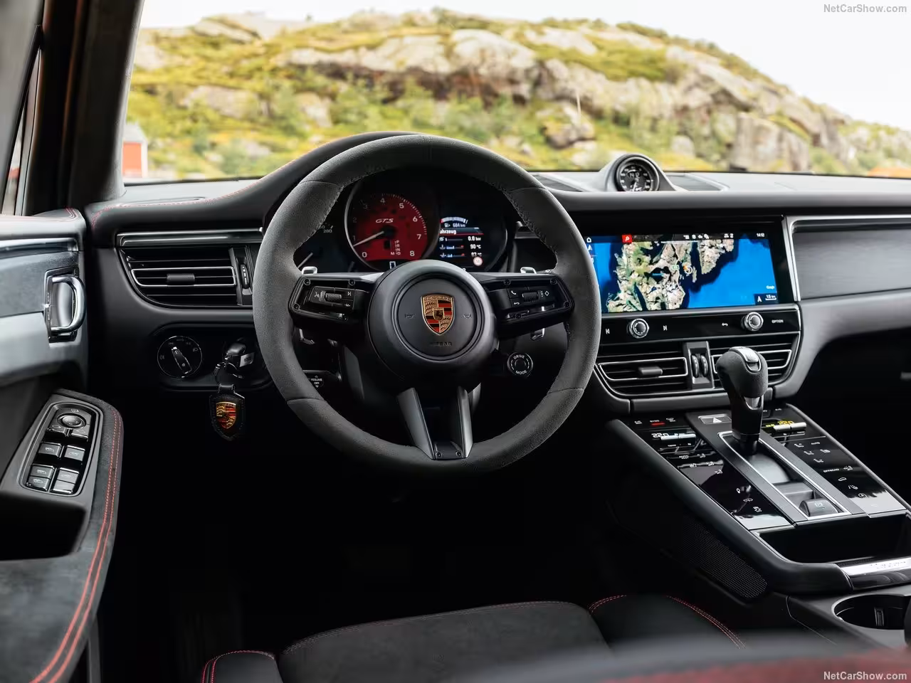 A combination of elegance and performance: rent a Porsche Macan GTS in Switzerland.