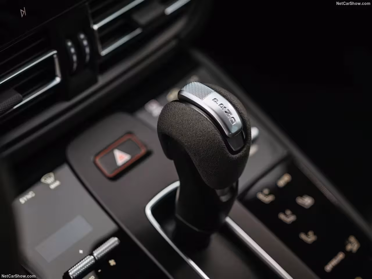 Un SUV combinant puissance et raffinement : louez le Porsche Macan GTS en Suisse.