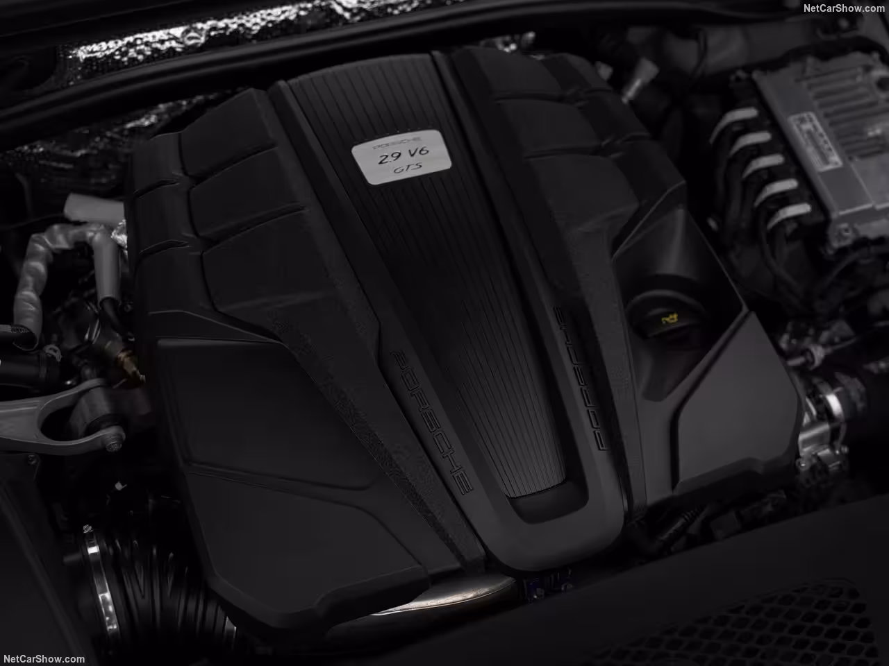Vivez une expérience de conduite sportive avec le Porsche Macan GTS disponible en Suisse.