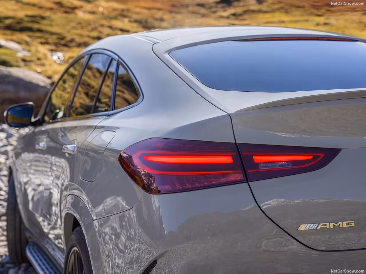 Signature lumineuse et optiques LED haut de gamme
