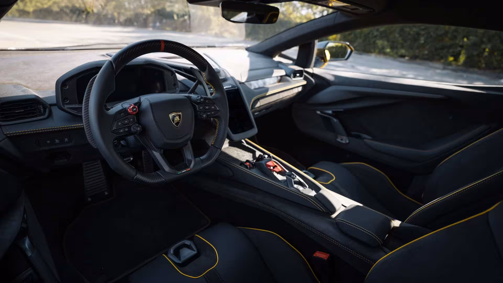 Louer une Lamborghini Revuelto pour une expérience inédite au volant d’une hypercar hybride