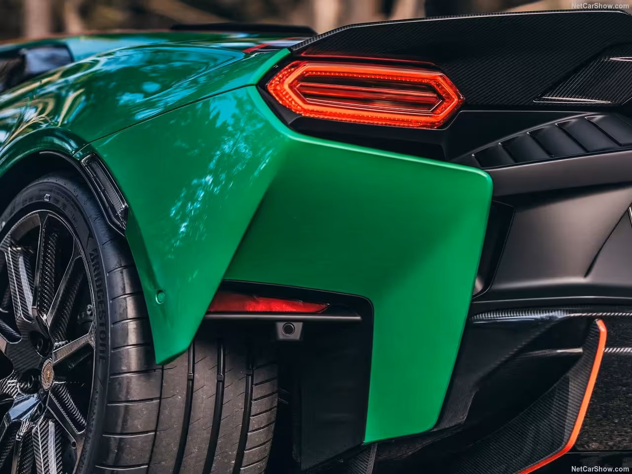 Book a luxury weekend with the Lamborghini Temerario