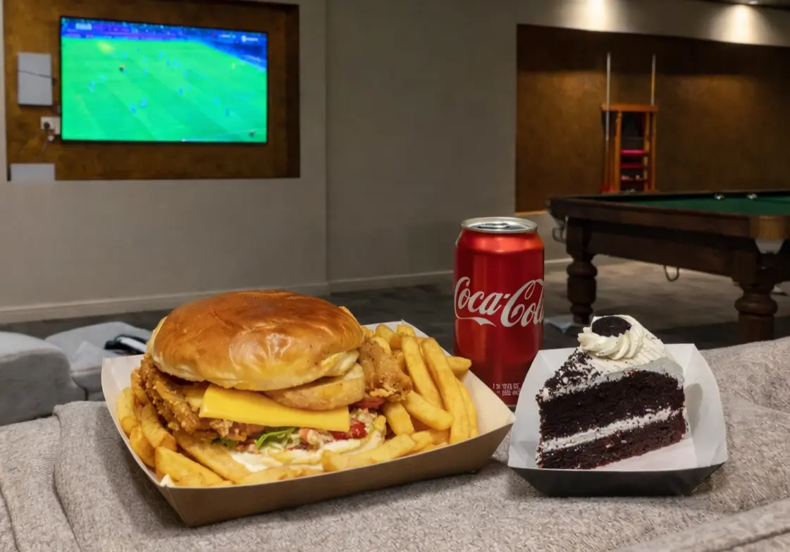 Food at FOMO Lounge