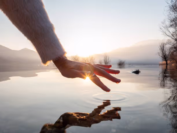 Understanding the Difference Between Detox vs Rehab
