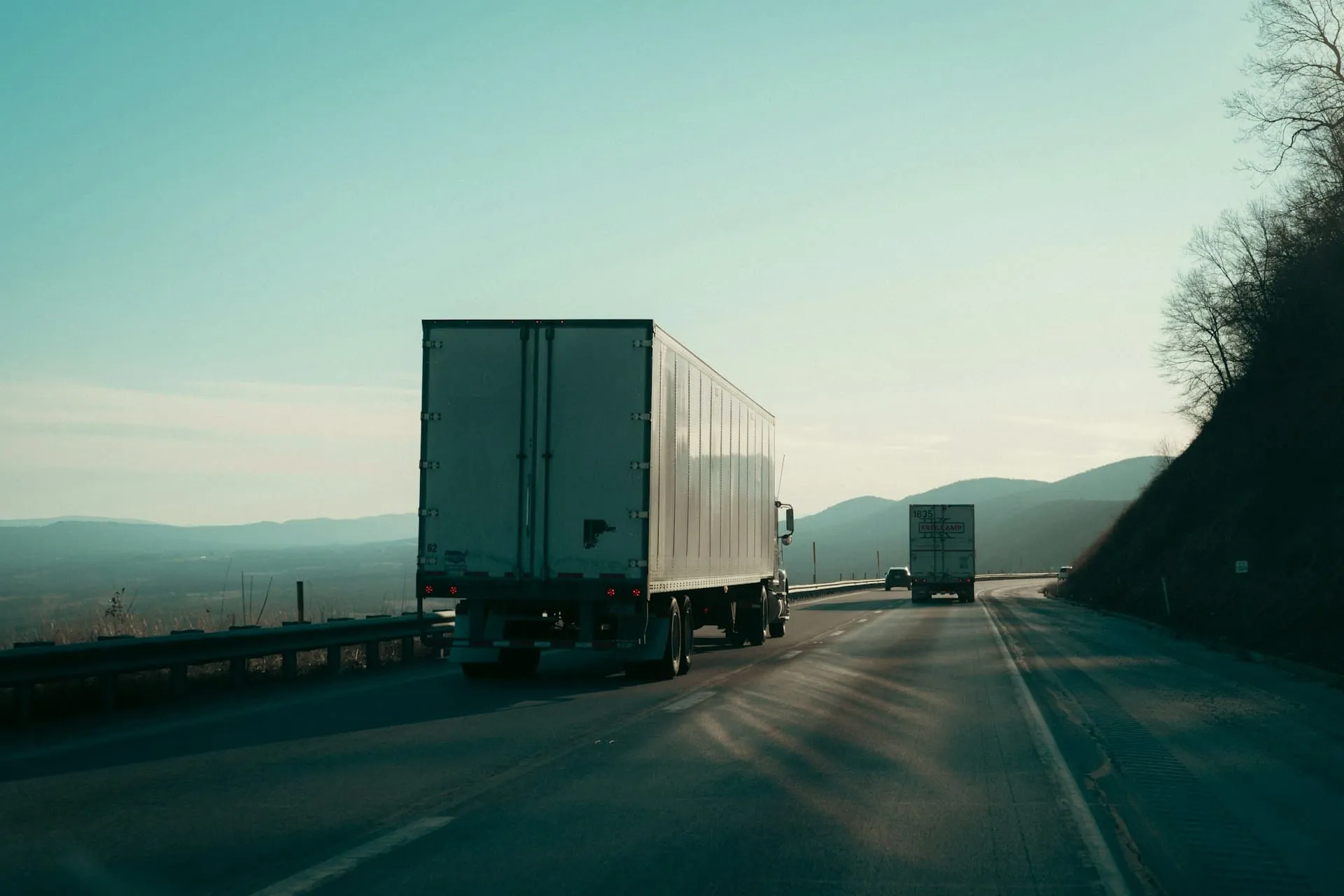 truck moving out of northern virginia state