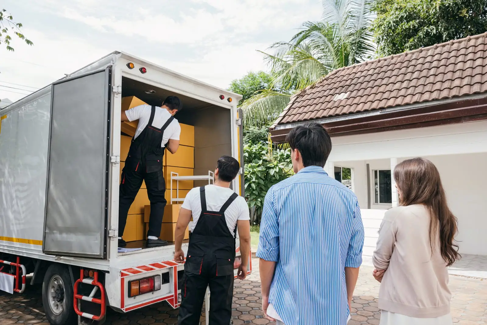 couple is wondering how long it takes to move