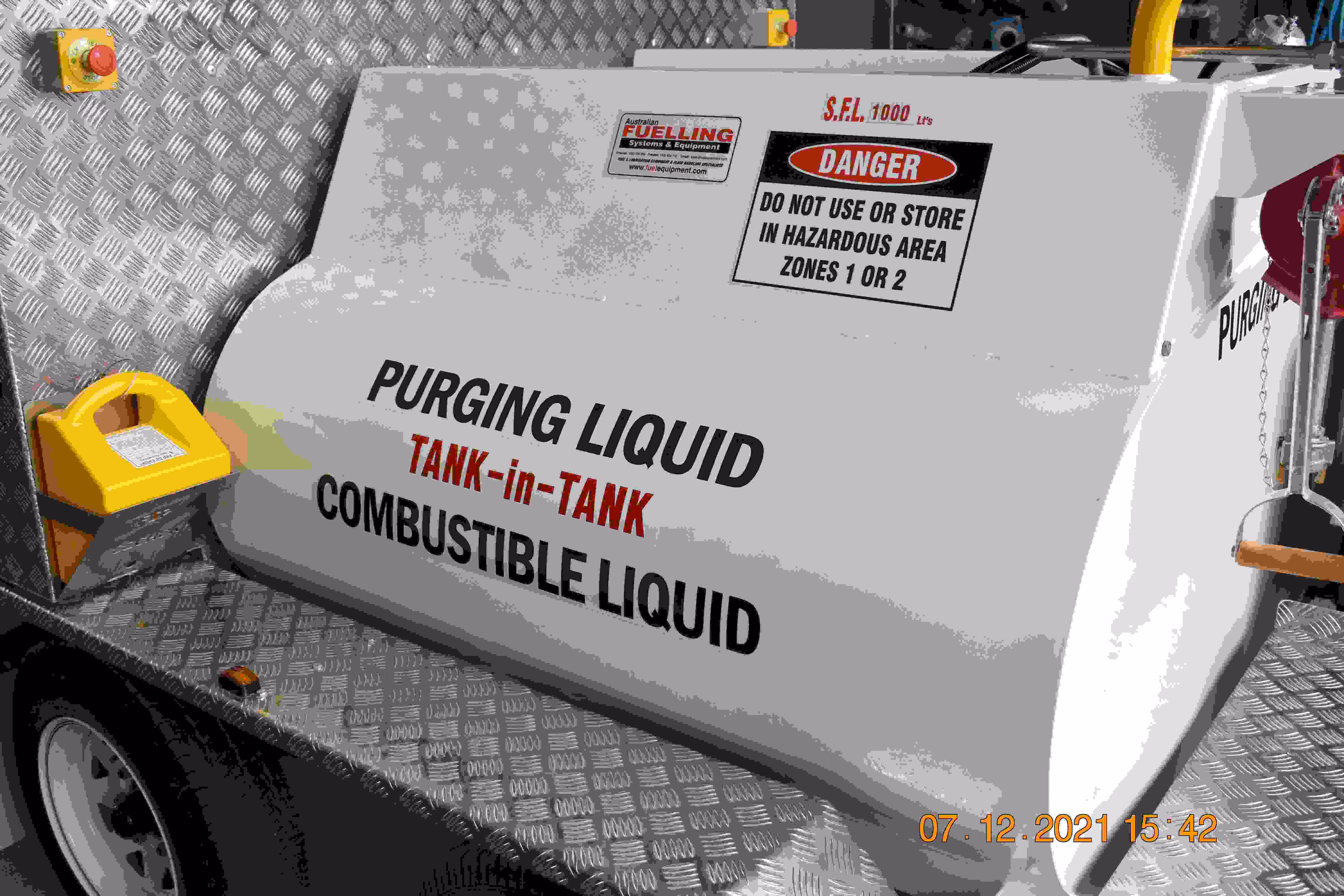 The self-bunded tank is fitted with man access hatch, pressure and vacuum vent with rollover spill prevention.