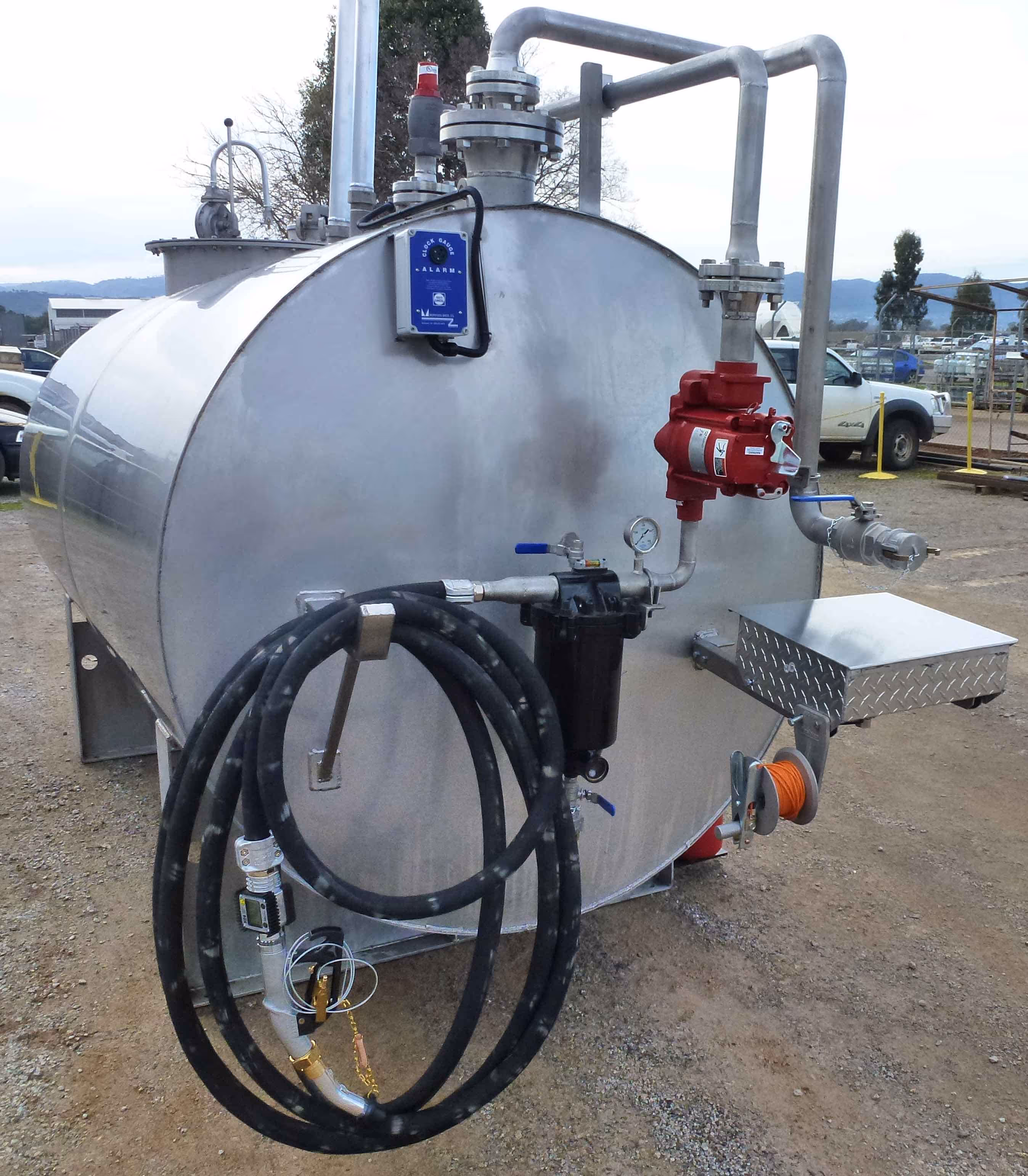 240v System installed on a 5000 litre self-bunded stainless tank