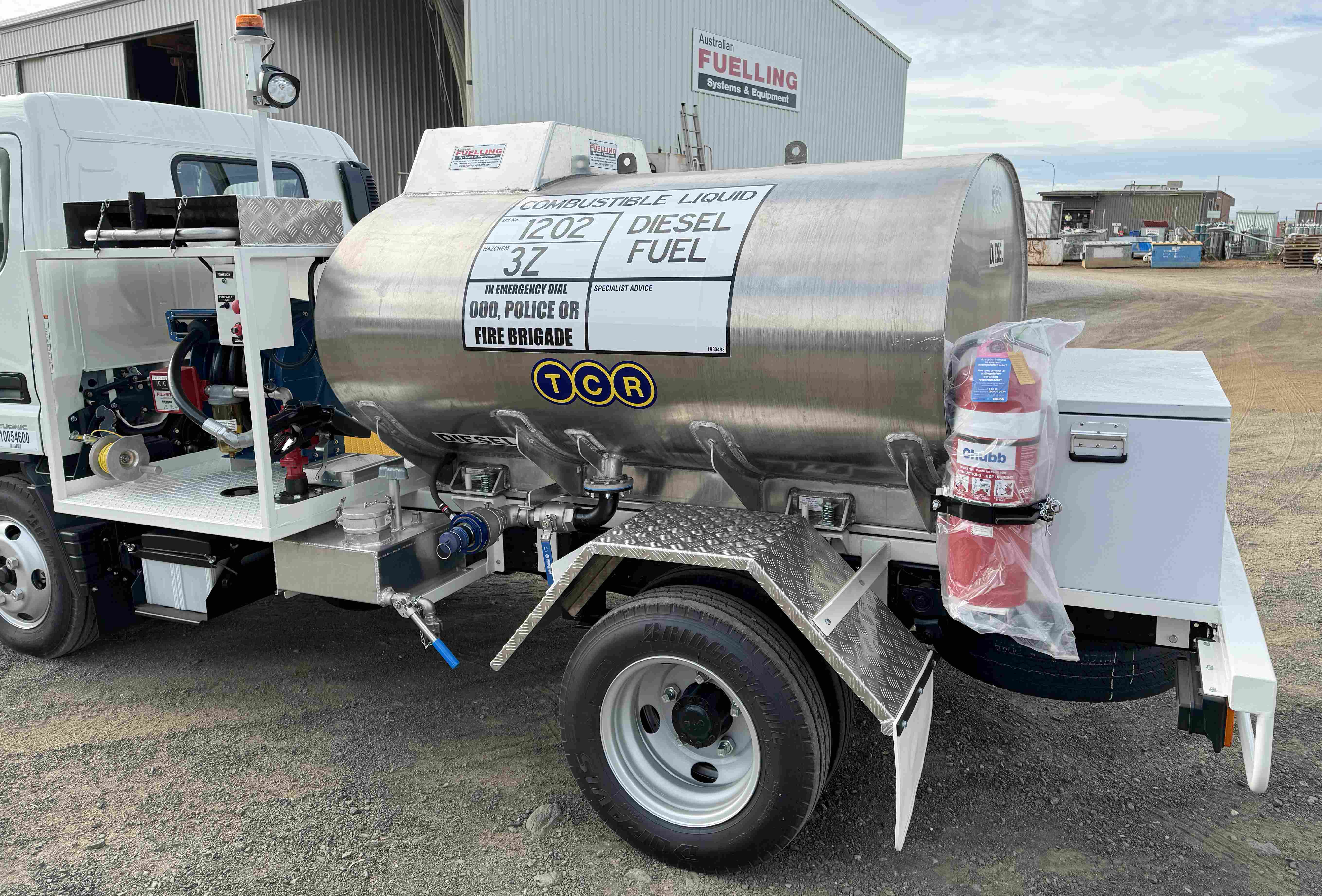 Fitted with 9kg fire extinguisher and spill kit located in rear toolbox, rotating beacon and work lights.