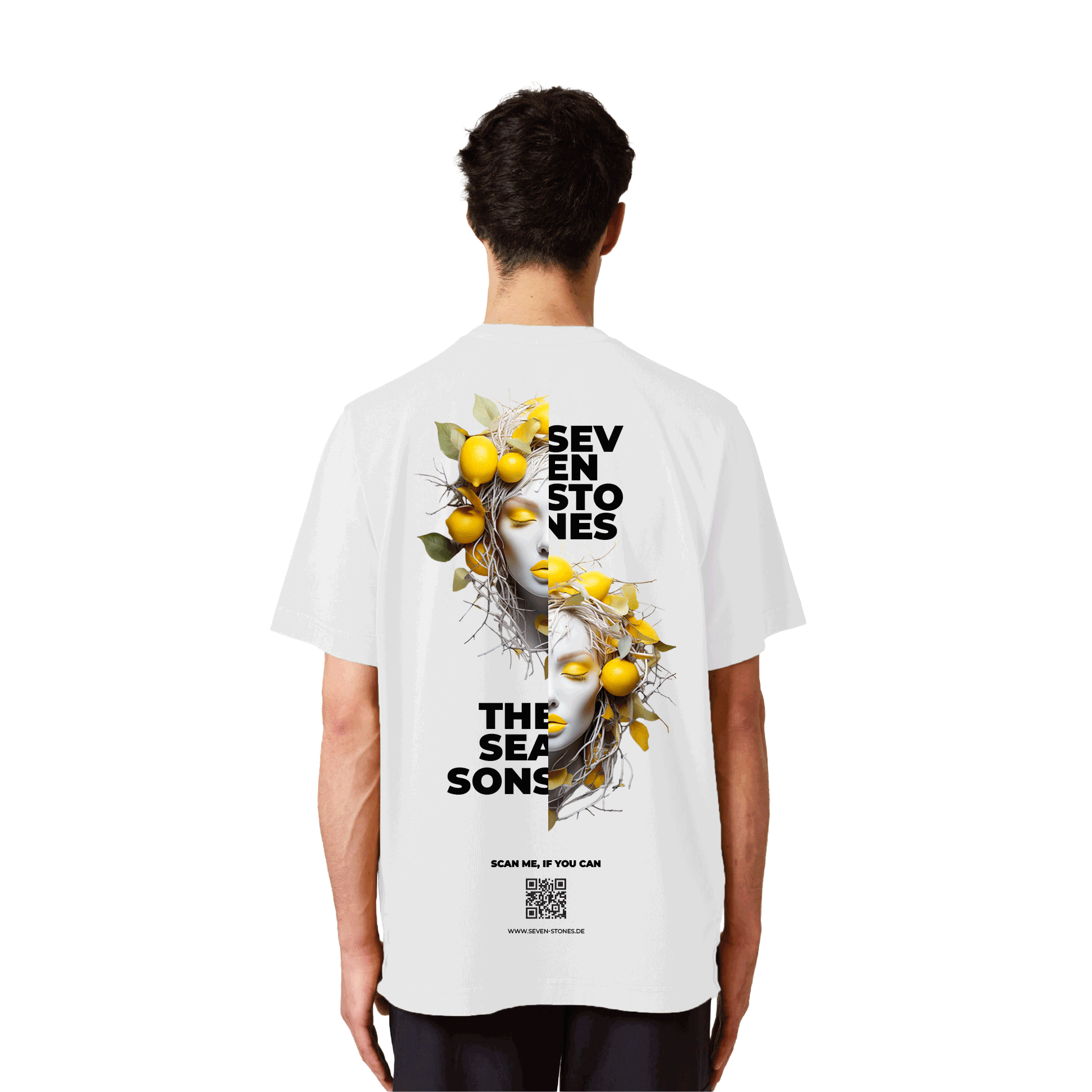 Mann trägt ein weißes T-Shirt mit Zitronen- und Gesichtsdesign und Text Seven Stones The Seasons.