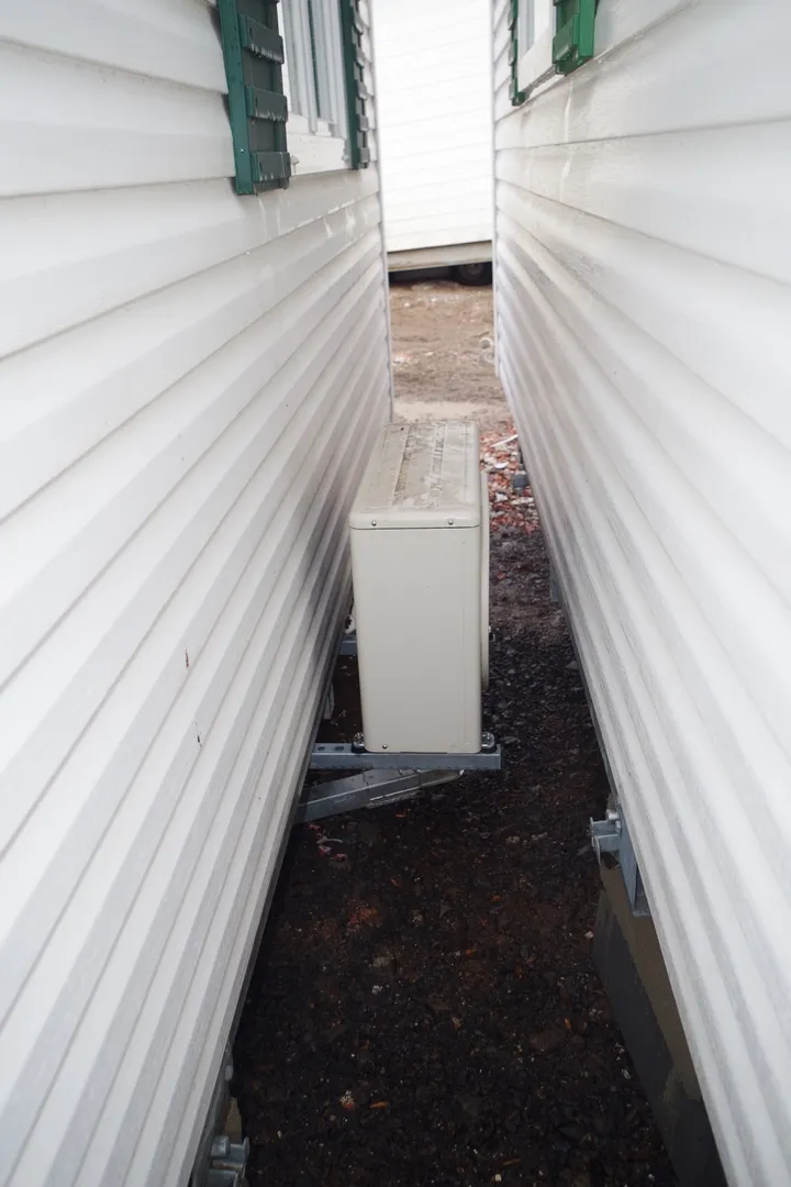 clim réversible fixée au châssis  mobil hoem rideau mobil home occasion mézenc sélection mobil home msmh mobil home