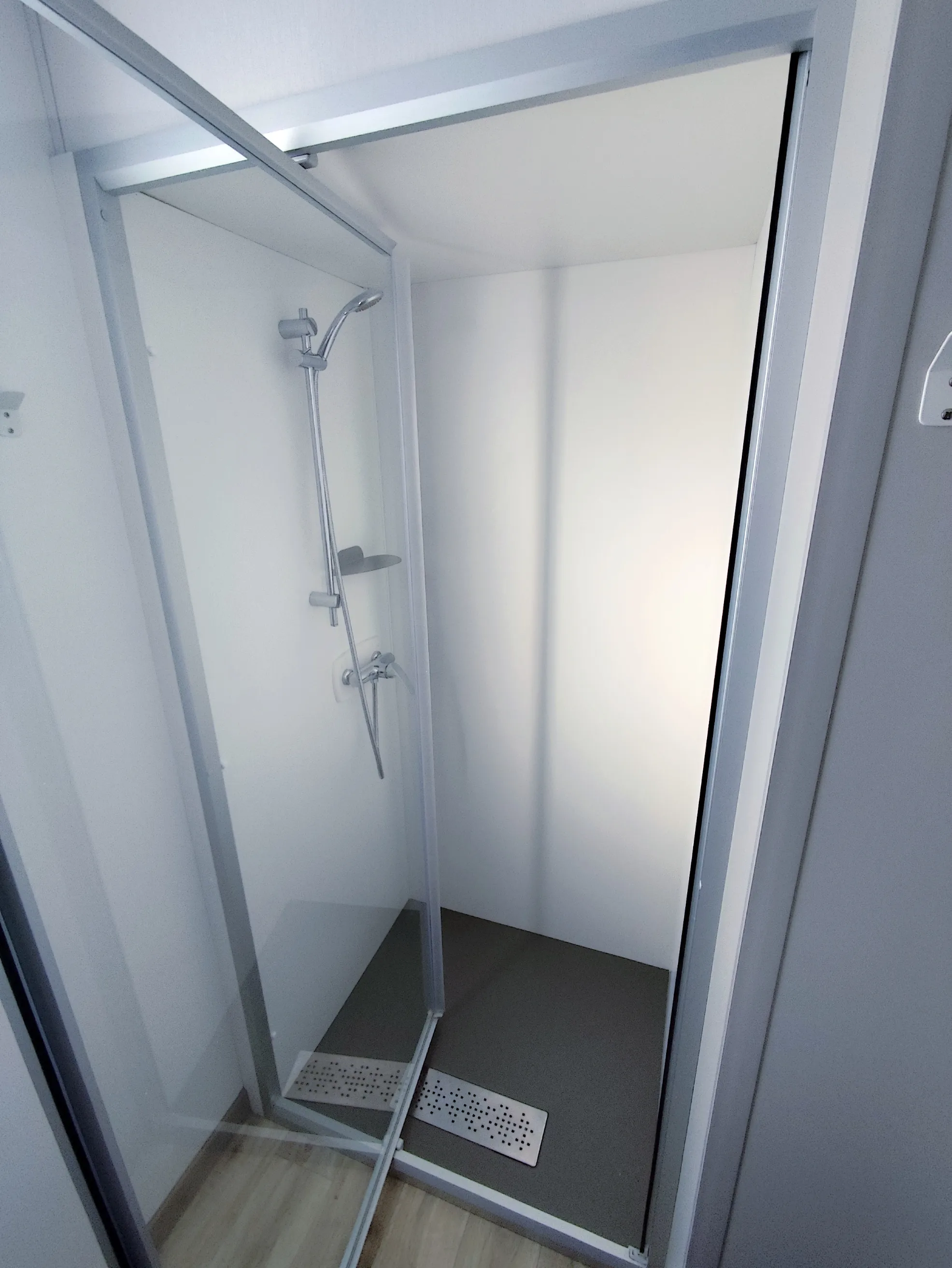 grande cabine de douche mobil home o'hara mobil home de 2019 mobil home récent mobil home occasion mobil home baie vitrée mobil home révisé msmh mobil home livraison gratuite
