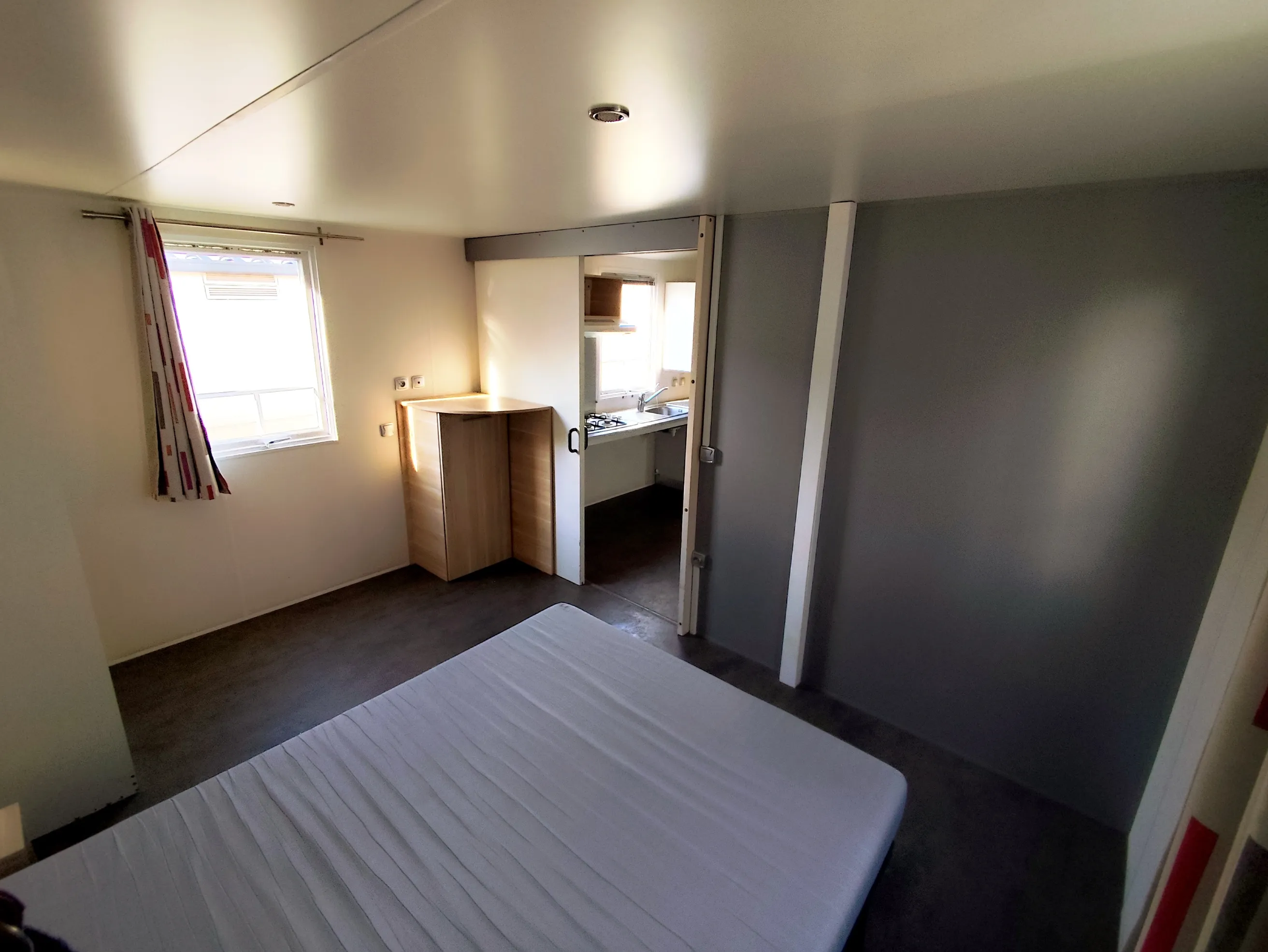 mobil home PMR mobil home ohara mobil home occasion mobil home révisé msmh mobil home chambre principale grande largeur lit double porte coulissante mobil home livraison gratuite