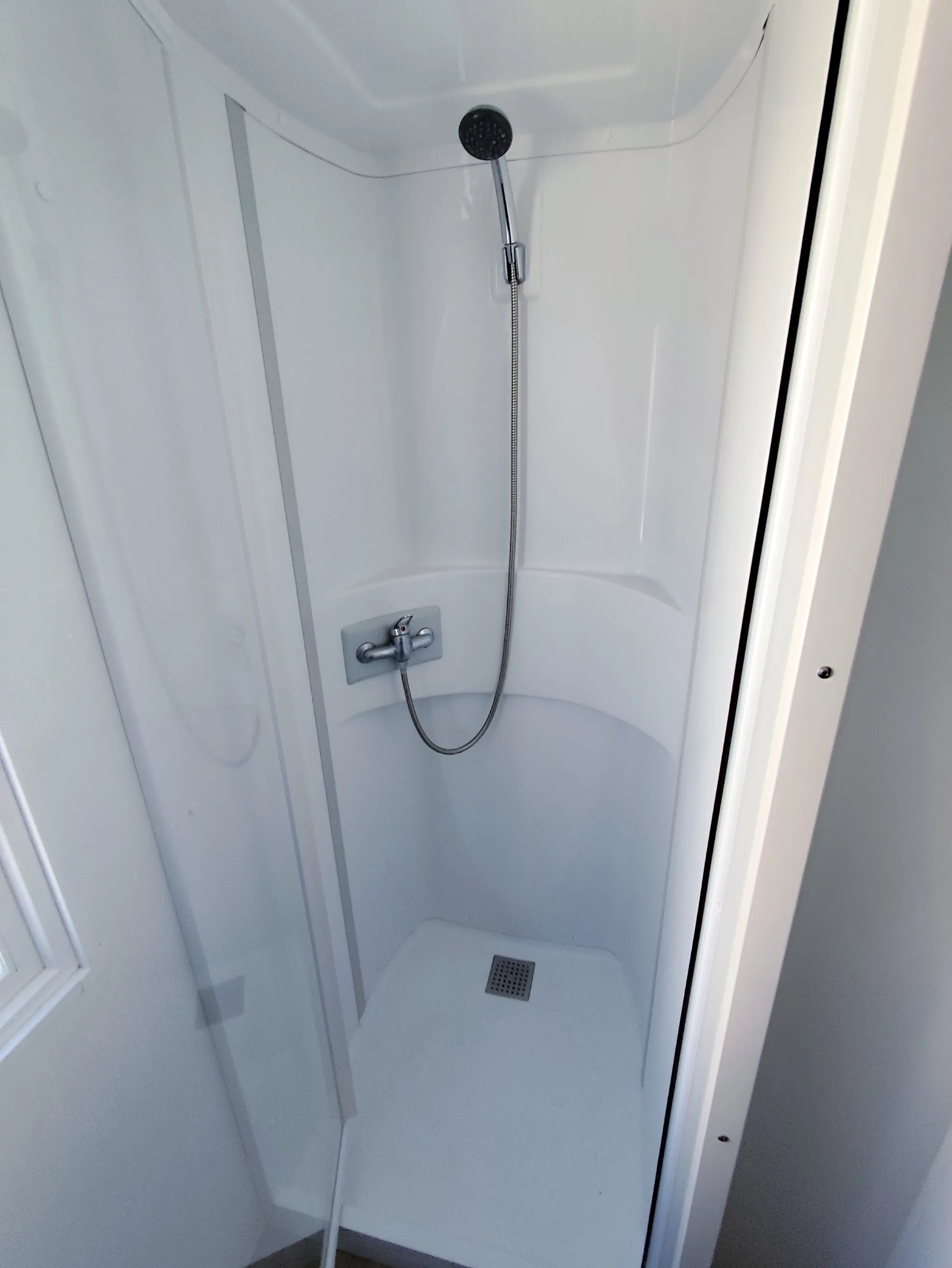 mobil home irm mobil home résidentiel mobil home occasion mobil home révisé msmh mobil home mobil home 40 m² deuxième salle de bain cabine de douche mobil home livraison gratuite