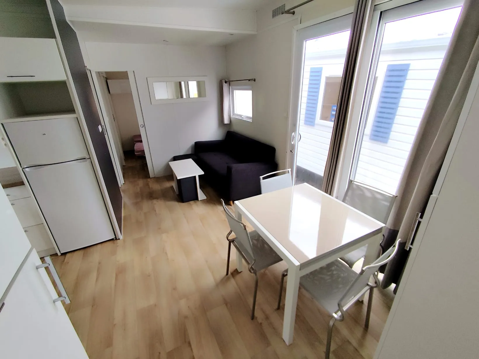 pièce à vivre cuisine coin salon coin repas rangements mobil home louisiane mobil home taos mobil home bois mobil home 40 m² mobil home 3 chambres mobil home occasion mobil home révisé mobil home rénové msmh mobil home livraison gratuite