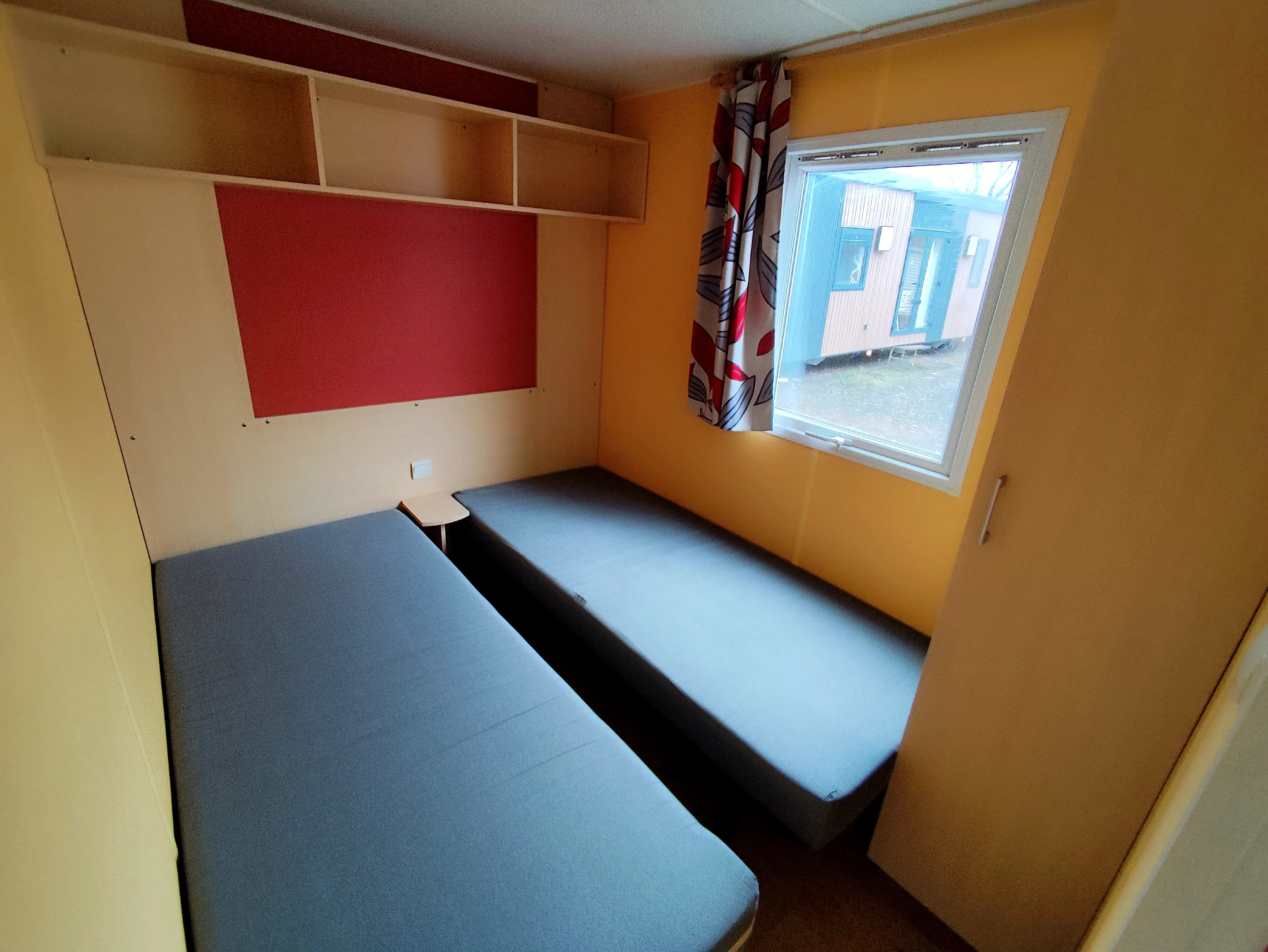 troisième chambre deux lits individuels rangements mobil home irm mobil home 3 chambres mobil home occasion mobil home rénové mobil home révisé msmh mobil home livraison gratuite