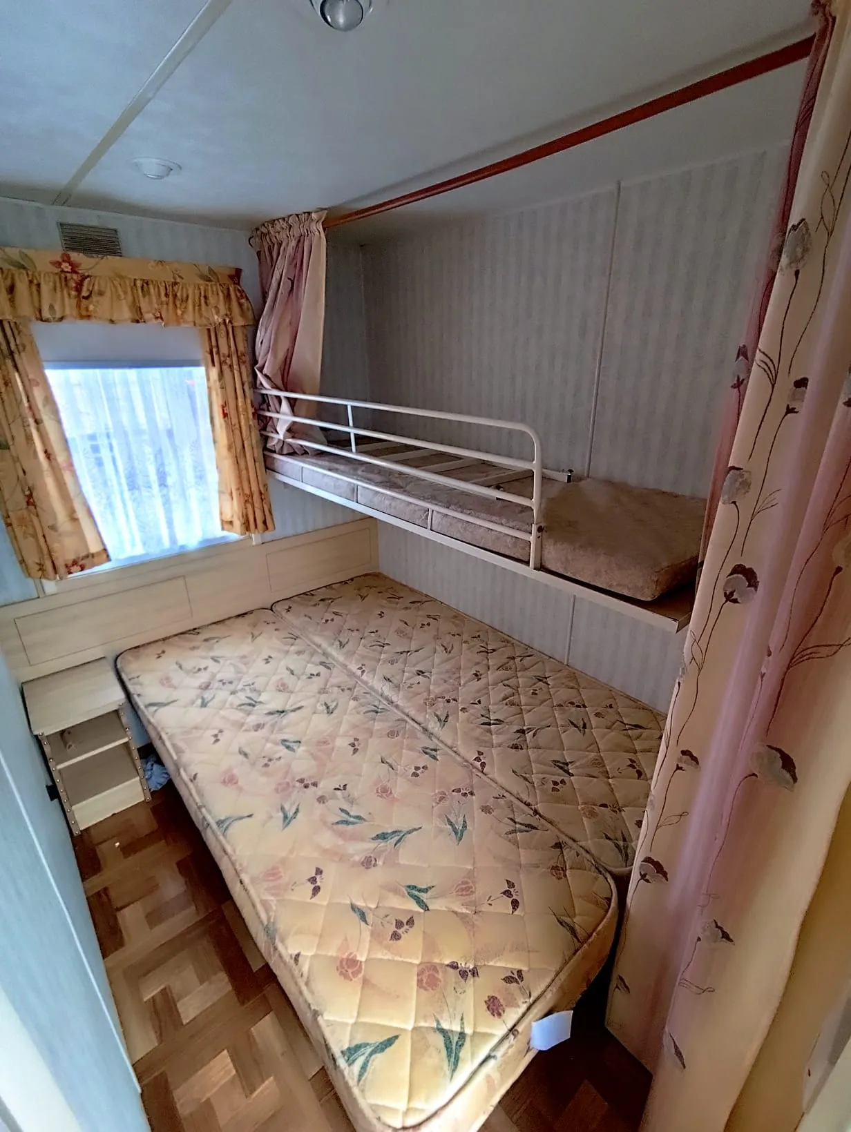 deuxième chambre avec 3 lits mobil home willerby mobil home petit prix mobilhome panoramique mobil home occasion mobil home rénové mobil home révisé msmh mobil home livraison gratuite