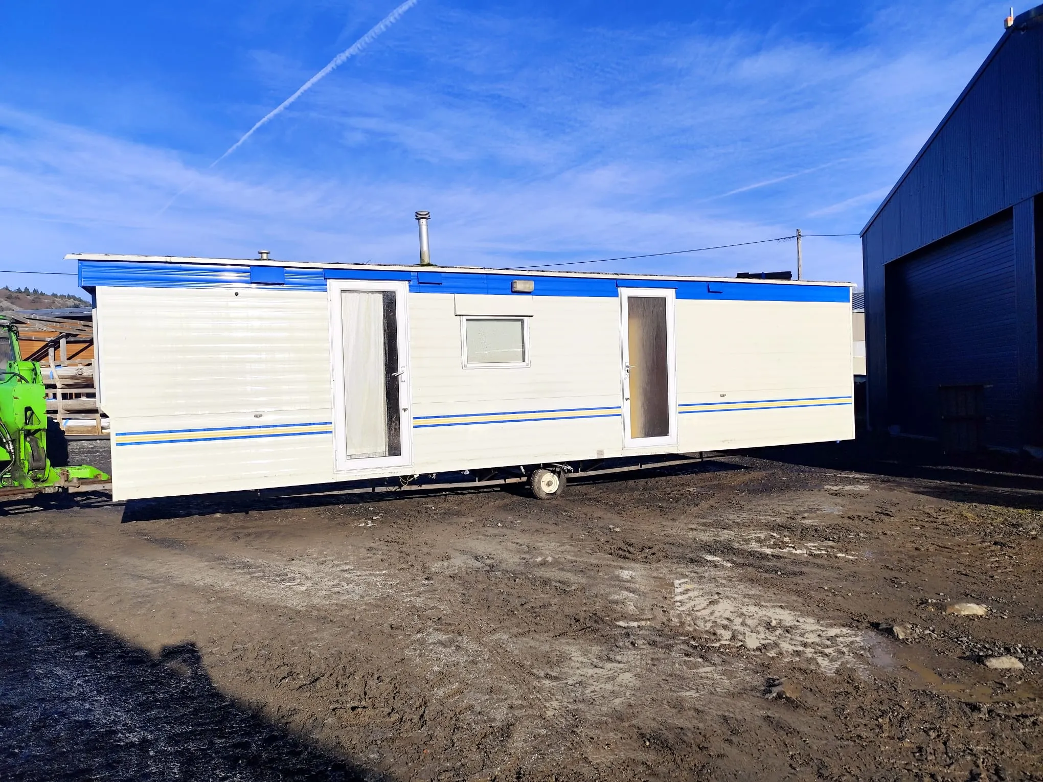 extérieur façade toit plat mobil home willerby mobil home petit prix mobilhome panoramique mobil home occasion mobil home rénové mobil home révisé msmh mobil home livraison gratuite