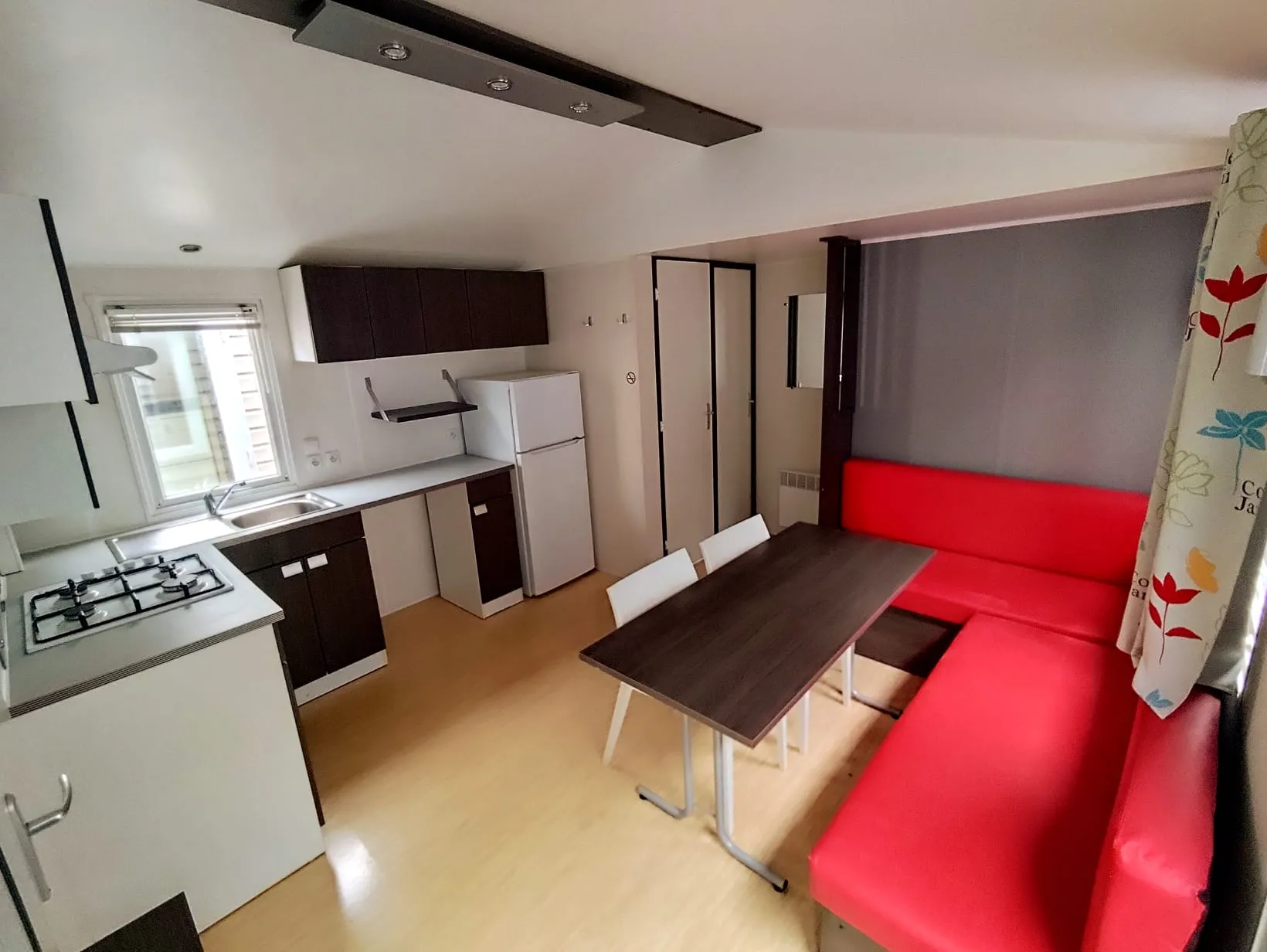 pièce à vivre mobil home o'hara mobil home 3 chambres mobil home baie vitrée mobil home occasion mobil home révisé msmh mobil home