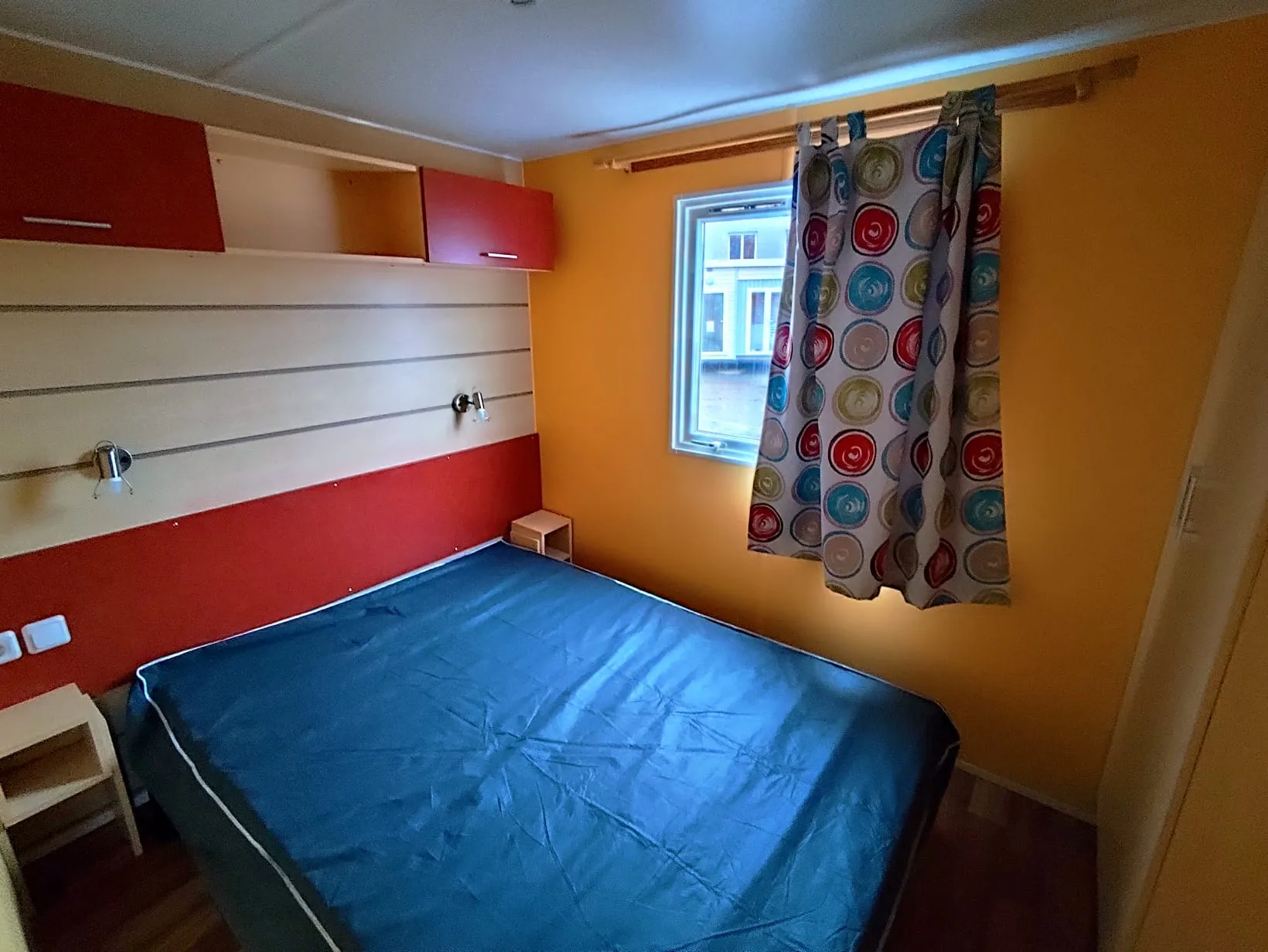 grande chambre grand lit rangements mobil home irm mobilhome bois mobil home occasion mobil home révisé mobilhome rénové msmh mobil home livraison gratuite